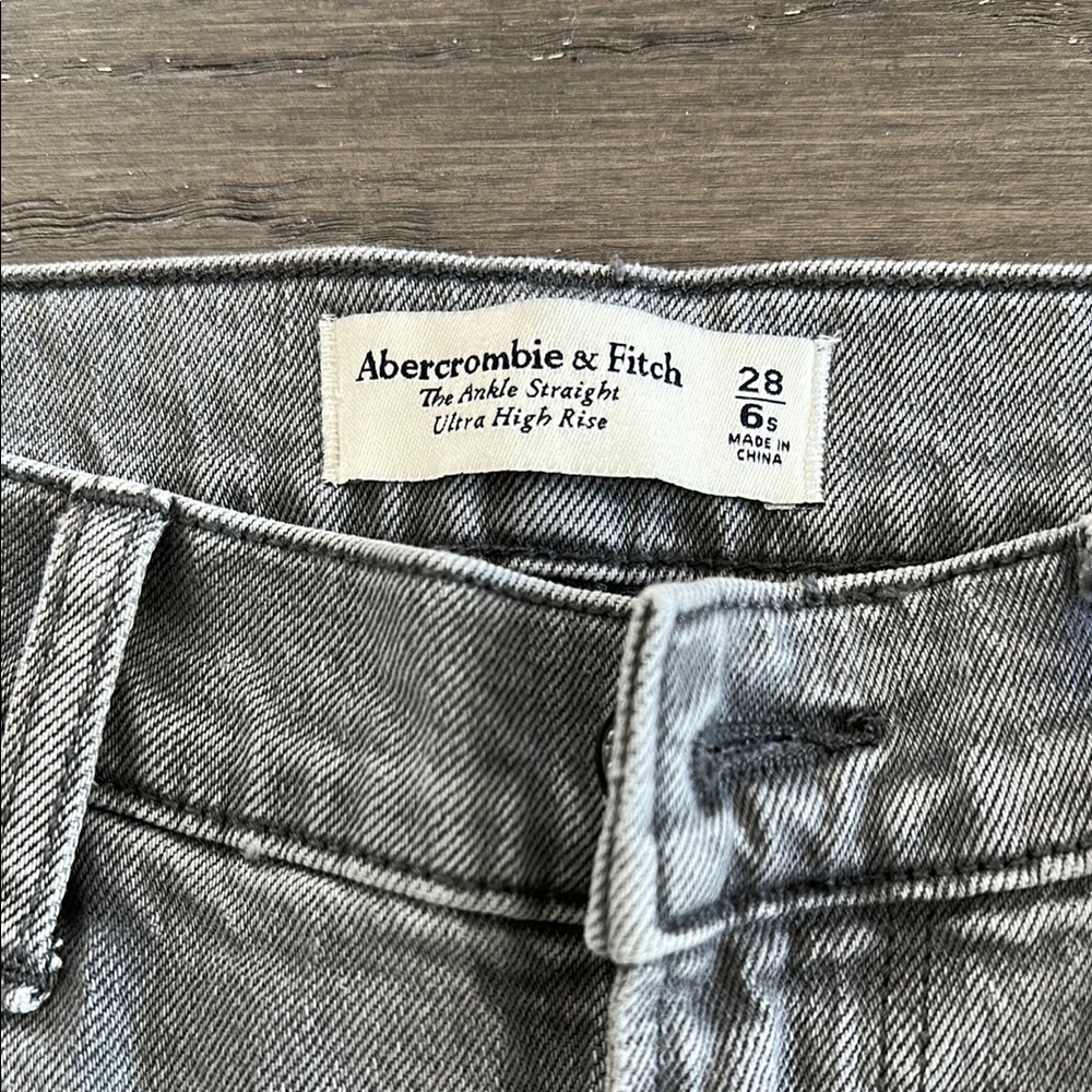 Abercrombie & Fitch Gray Ankle Straight Ultra High Rise Jeans size 28/6s Womens - Picture 3 of 5